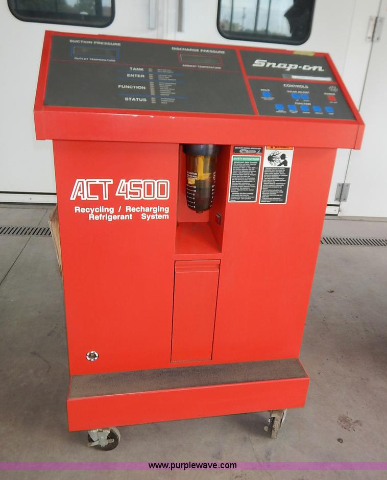 image for item BH9776 Snap-On ACT4500 recycling/recharging refrigerant system