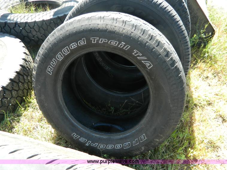 image for item BJ9002 (6) 275/65R16 tires