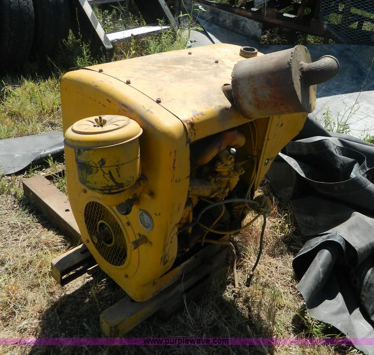 image for item BJ9003 Two cylinder gas engine