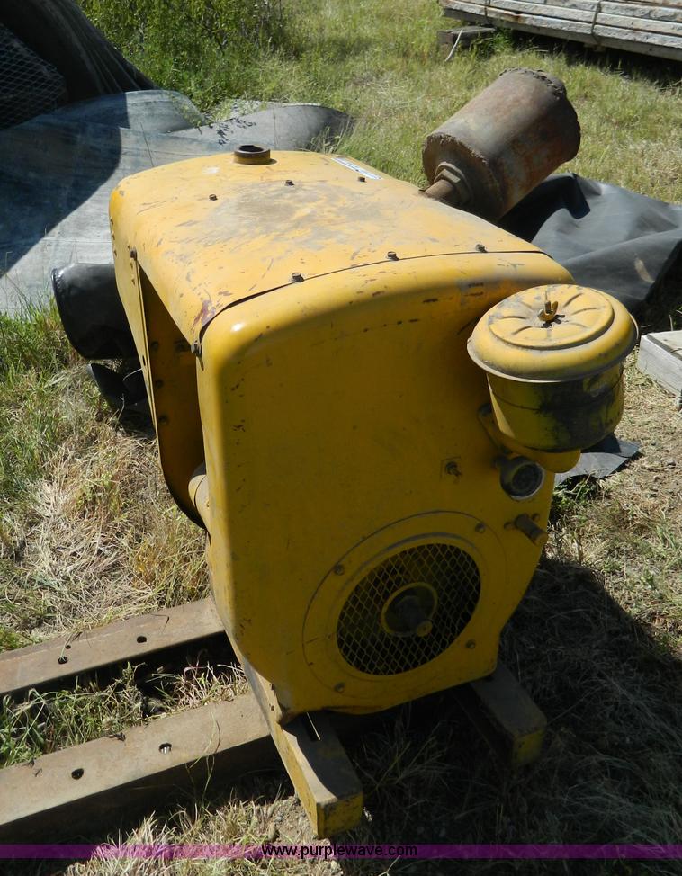 image for item BJ9003 Two cylinder gas engine