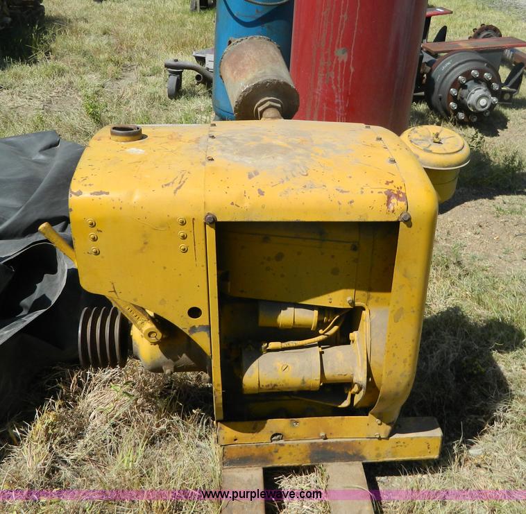 image for item BJ9003 Two cylinder gas engine