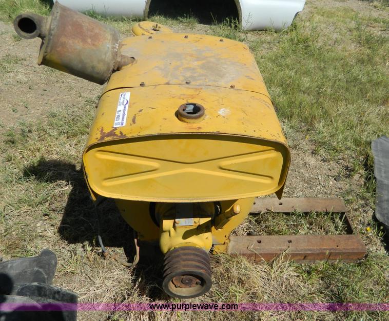 image for item BJ9003 Two cylinder gas engine