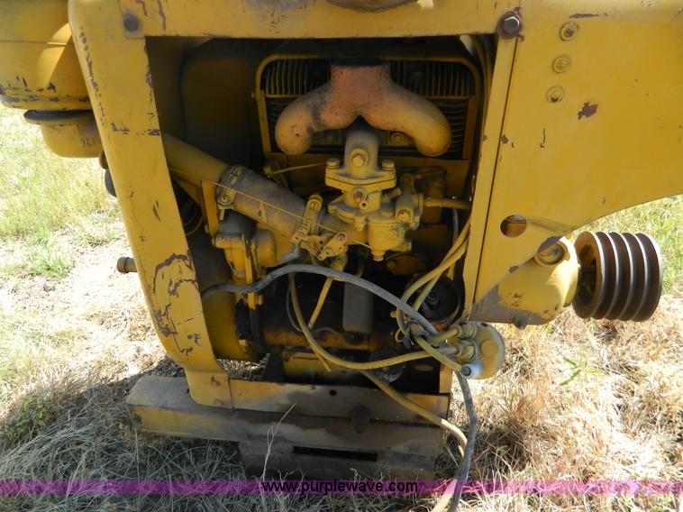 image for item BJ9003 Two cylinder gas engine