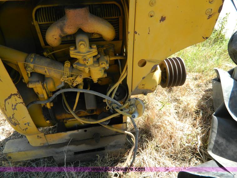 image for item BJ9003 Two cylinder gas engine