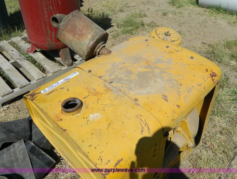 image for item BJ9003 Two cylinder gas engine