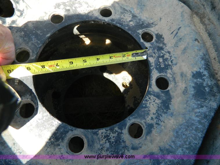 image for item BJ9015 (2) Comnactors tires