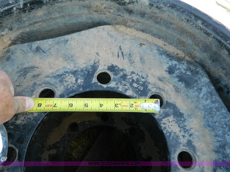 image for item BJ9015 (2) Comnactors tires