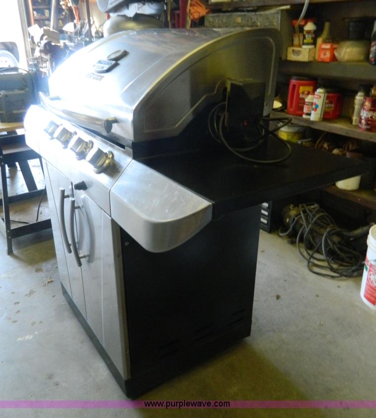 image for item BJ9041 Char-Broil Commercial Series barbecue grill