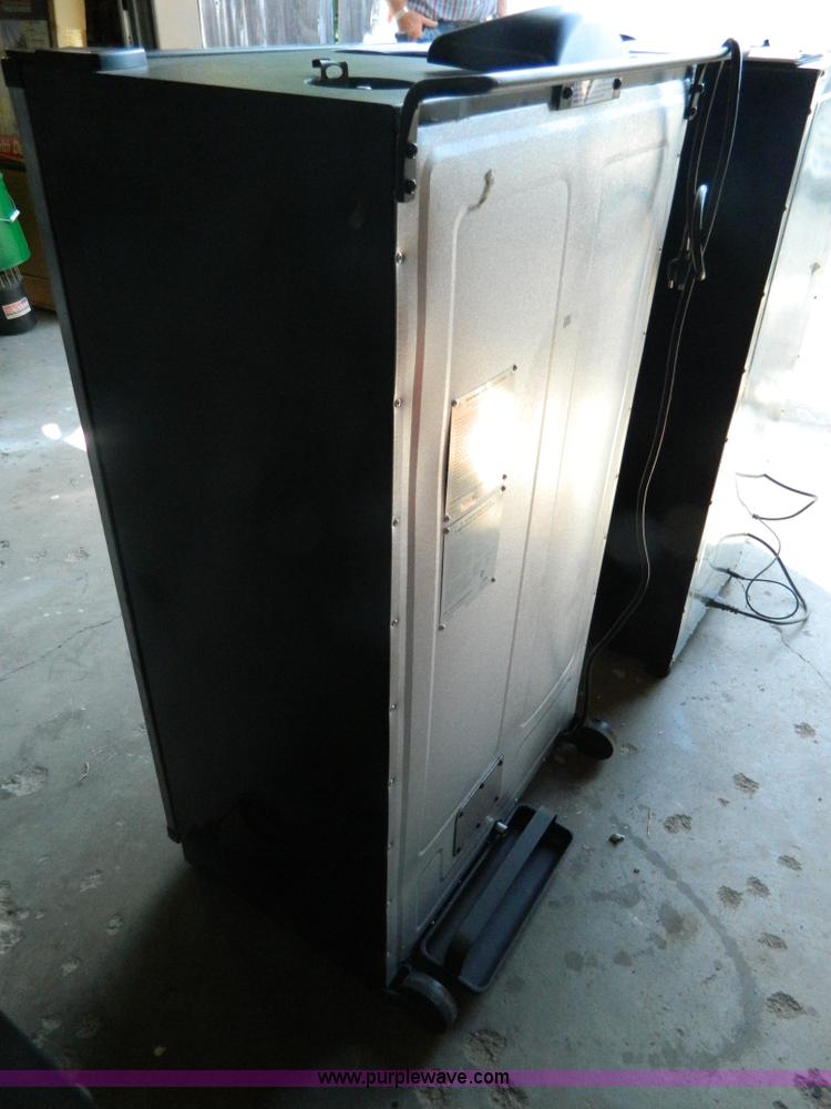 image for item BJ9044 Masterbuilt smoker