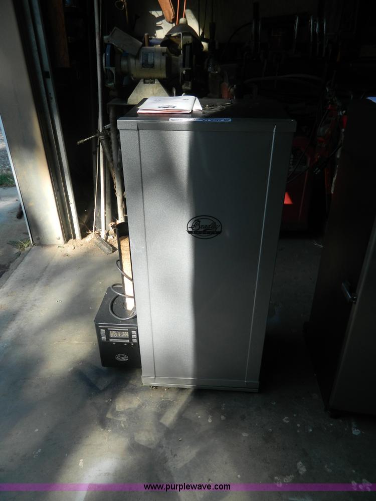 image for item BJ9045 Bradley smoker
