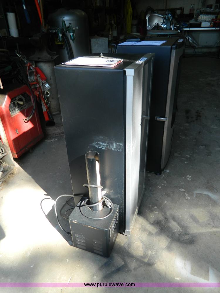 image for item BJ9045 Bradley smoker