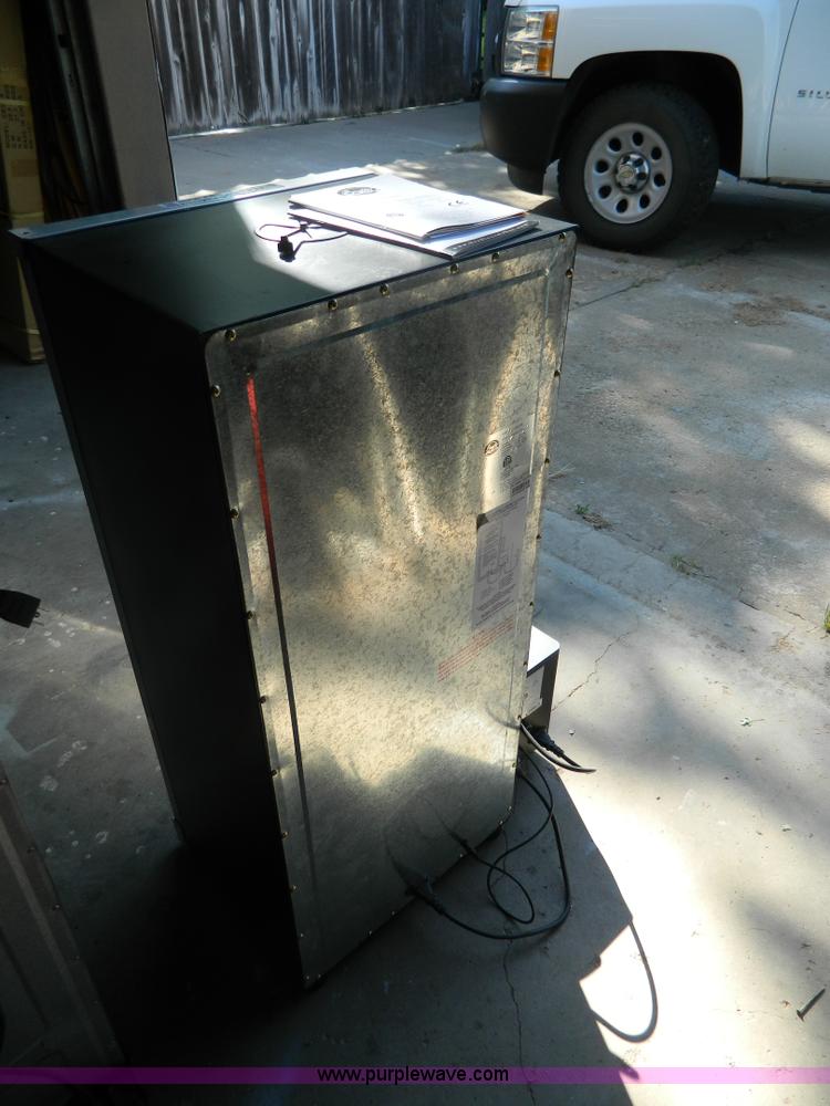 image for item BJ9045 Bradley smoker