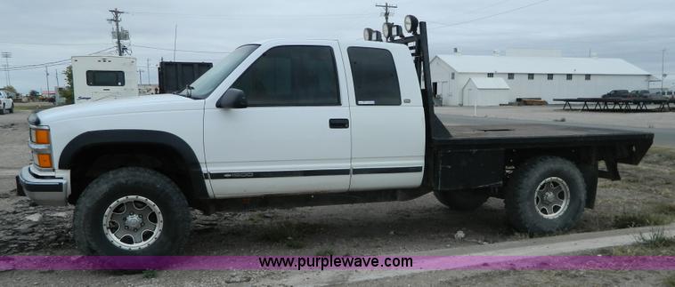 image for item BT9929 1998 Chevrolet 1500 Ext. Cab flatbed pickup truck