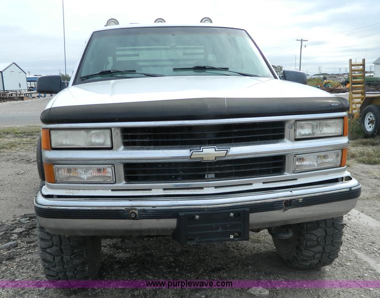 image for item BT9929 1998 Chevrolet 1500 Ext. Cab flatbed pickup truck