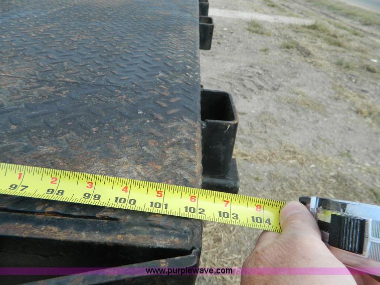 image for item BT9929 1998 Chevrolet 1500 Ext. Cab flatbed pickup truck