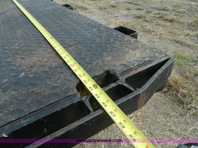 image for item BT9929 1998 Chevrolet 1500 Ext. Cab flatbed pickup truck