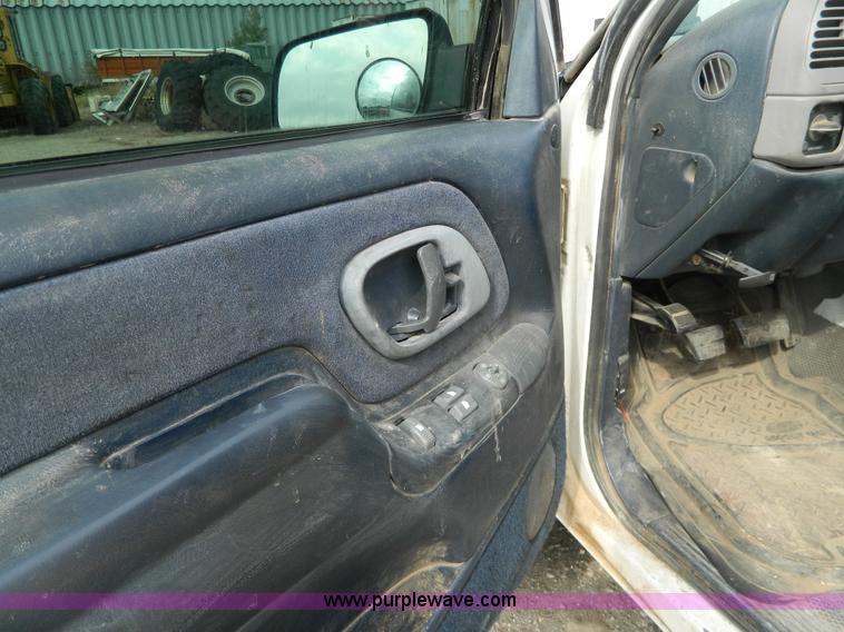 image for item BT9929 1998 Chevrolet 1500 Ext. Cab flatbed pickup truck