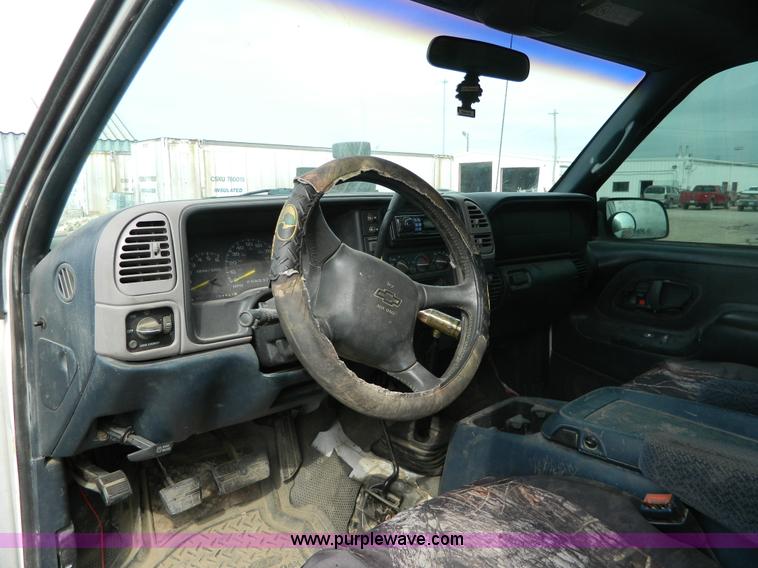 image for item BT9929 1998 Chevrolet 1500 Ext. Cab flatbed pickup truck