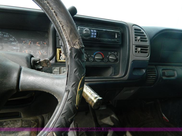 image for item BT9929 1998 Chevrolet 1500 Ext. Cab flatbed pickup truck