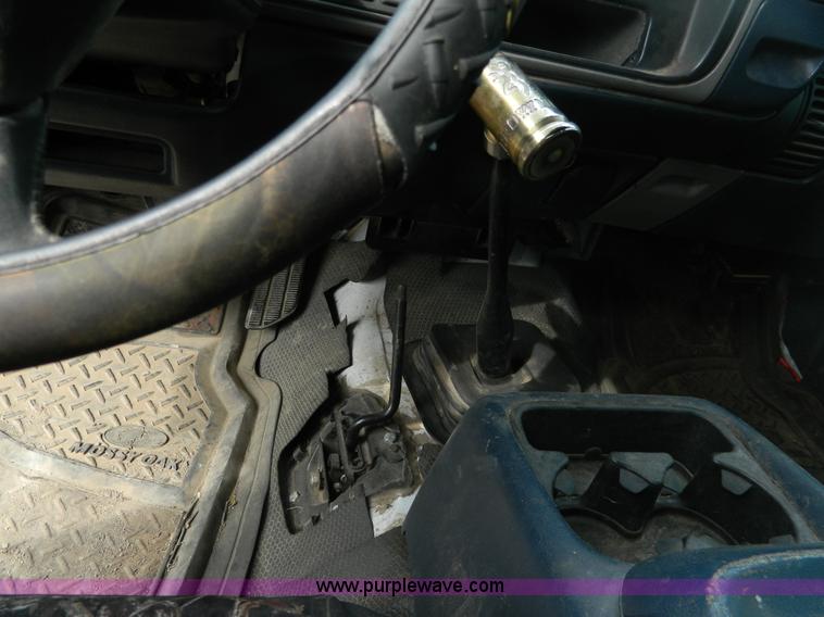 image for item BT9929 1998 Chevrolet 1500 Ext. Cab flatbed pickup truck