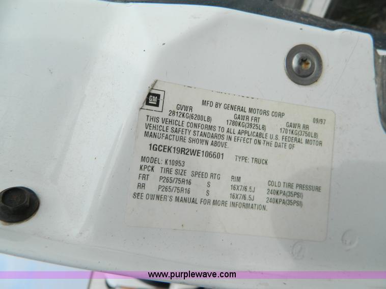 image for item BT9929 1998 Chevrolet 1500 Ext. Cab flatbed pickup truck