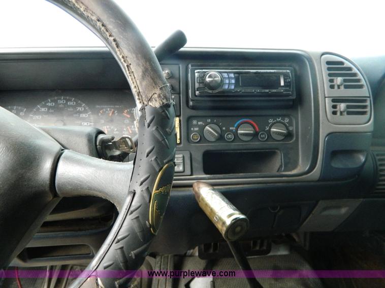 image for item BT9929 1998 Chevrolet 1500 Ext. Cab flatbed pickup truck