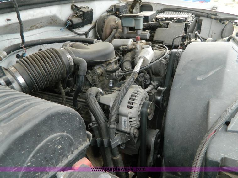 image for item BT9929 1998 Chevrolet 1500 Ext. Cab flatbed pickup truck