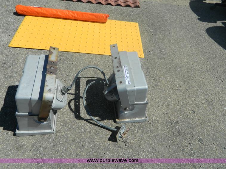 image for item BT9978 Assorted items