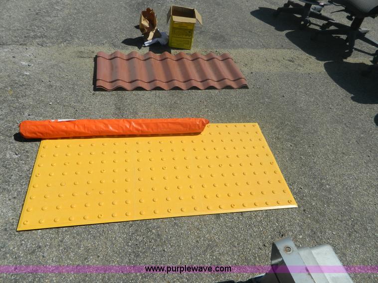 image for item BT9978 Assorted items