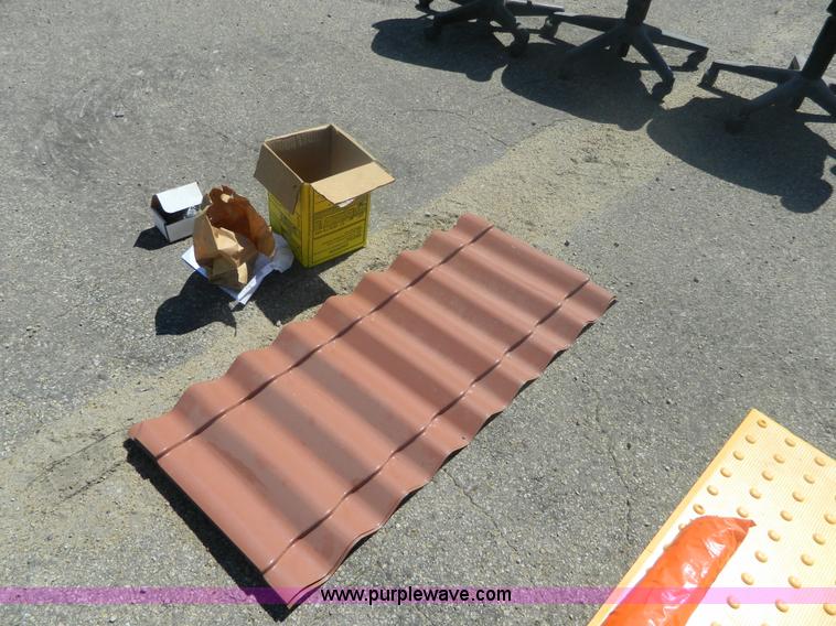 image for item BT9978 Assorted items