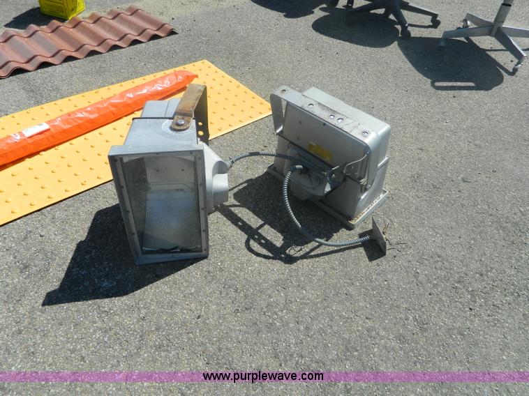 image for item BT9978 Assorted items