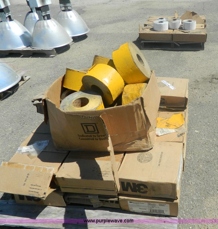 image for item BT9981 Scotch-Lane yellow 4" foil tape