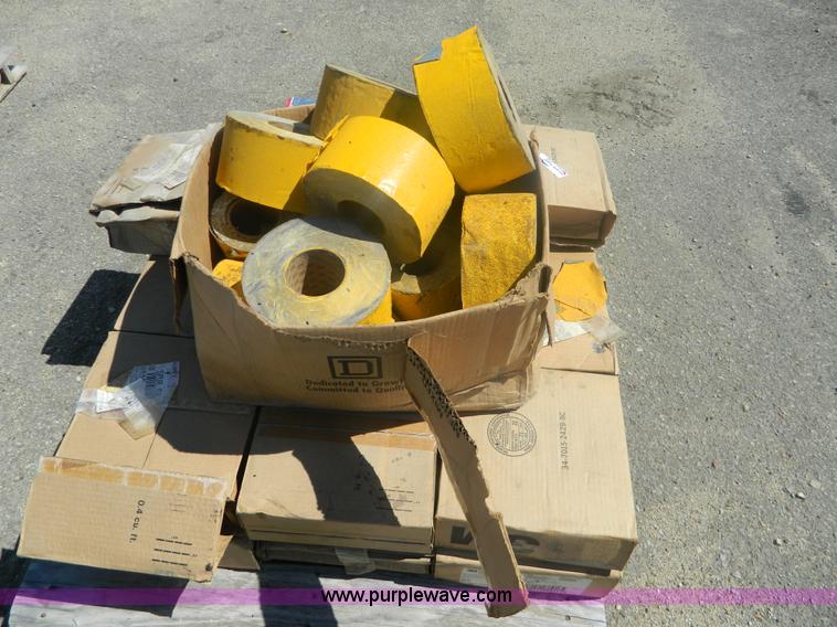 image for item BT9981 Scotch-Lane yellow 4" foil tape