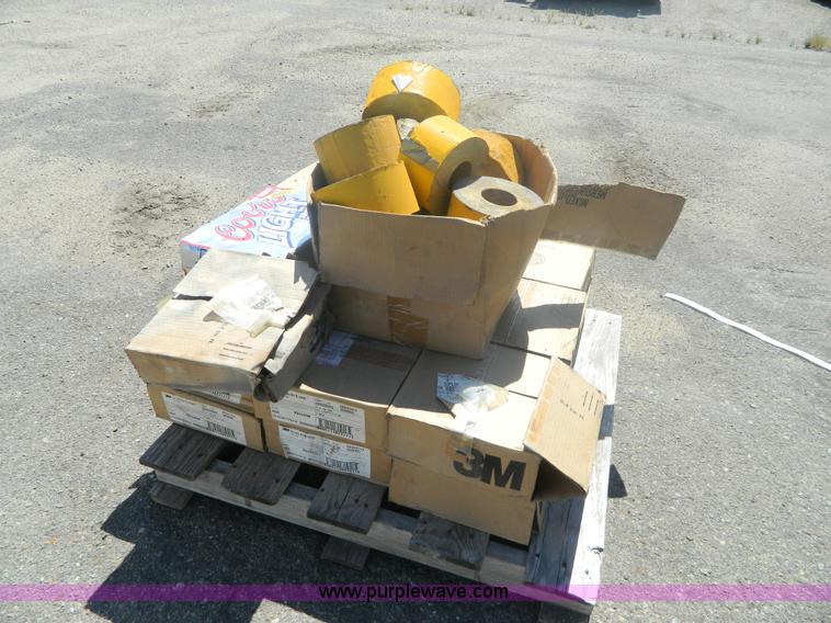 image for item BT9981 Scotch-Lane yellow 4" foil tape