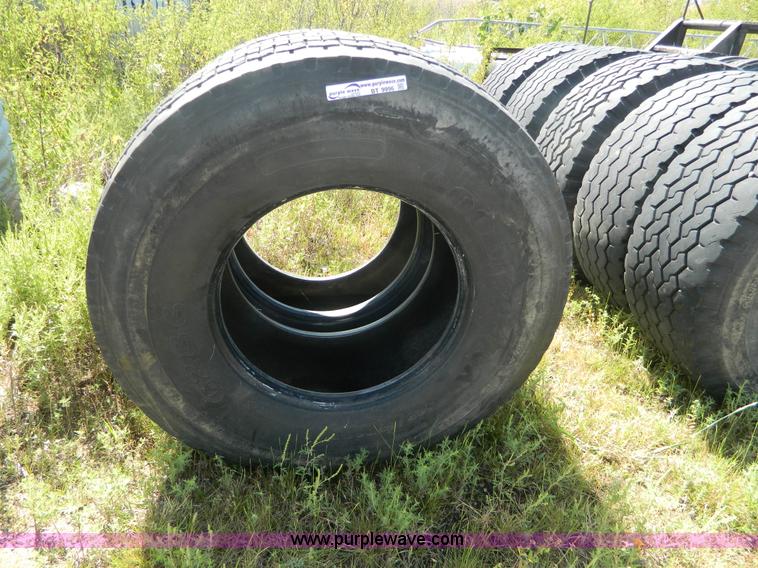 image for item BT9996 (2) 425/65R22.5 tires