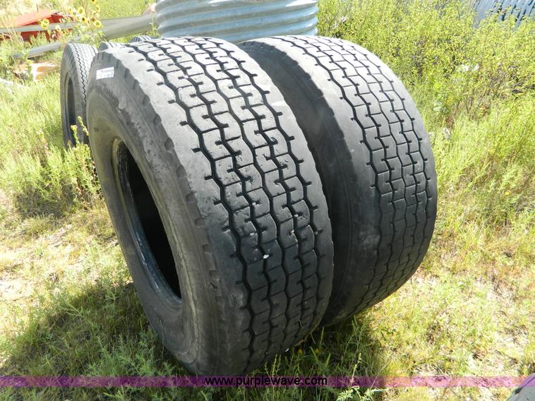 image for item BT9996 (2) 425/65R22.5 tires