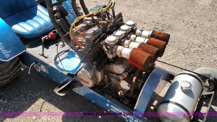 image for item D1686 Mini pulling tractor