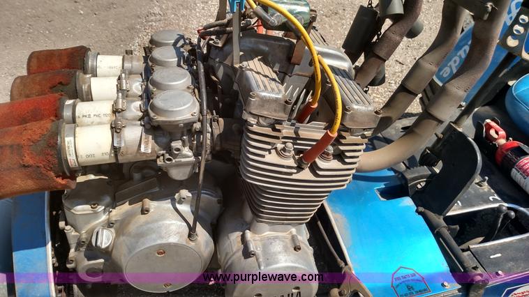 image for item D1686 Mini pulling tractor