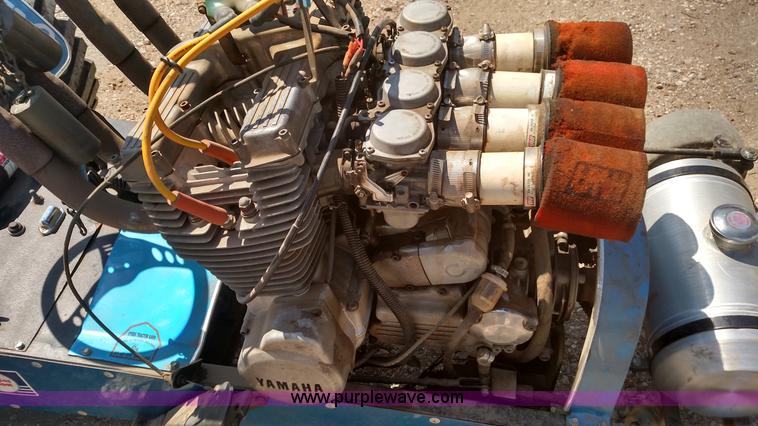 image for item D1686 Mini pulling tractor