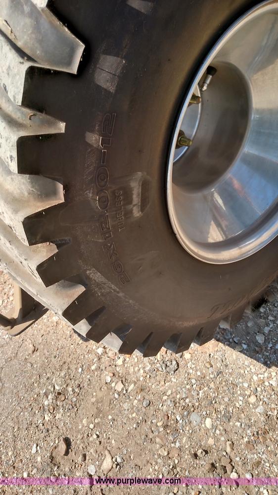 image for item D1686 Mini pulling tractor