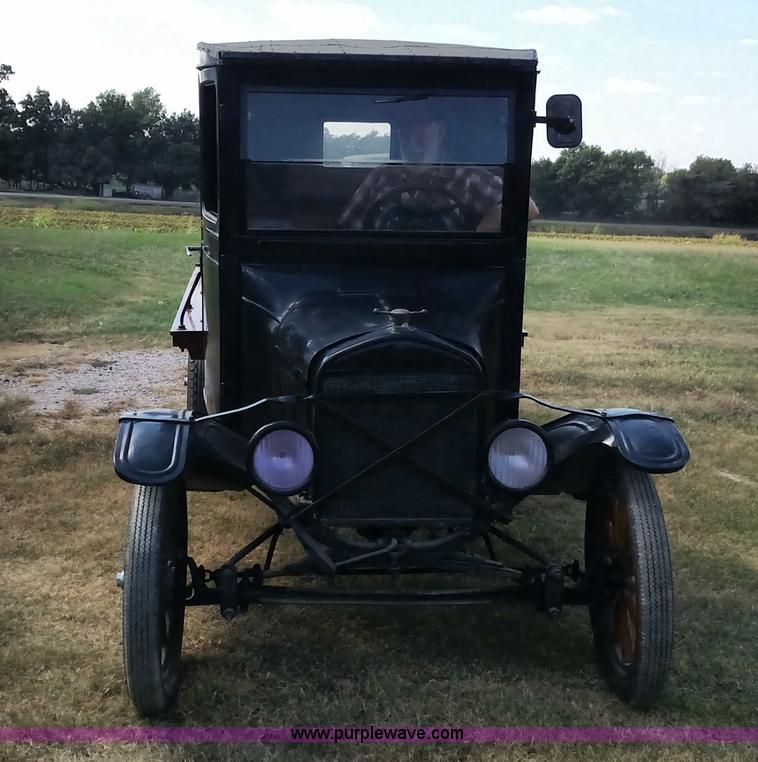image for item D1688 1919 Ford Model T pickup truck