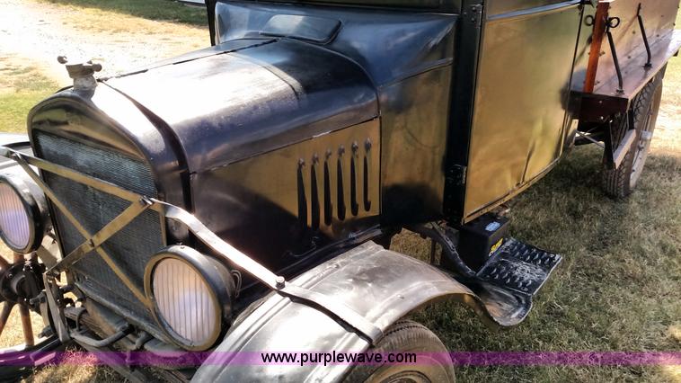image for item D1688 1919 Ford Model T pickup truck