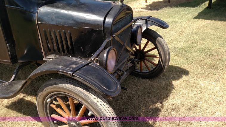 image for item D1688 1919 Ford Model T pickup truck