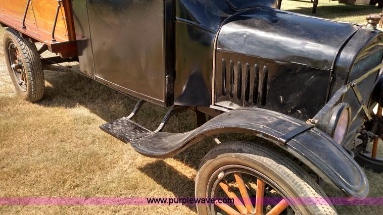 image for item D1688 1919 Ford Model T pickup truck