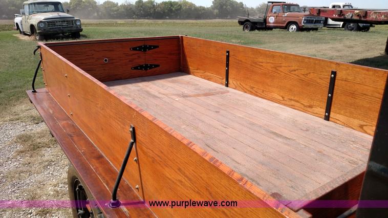 image for item D1688 1919 Ford Model T pickup truck