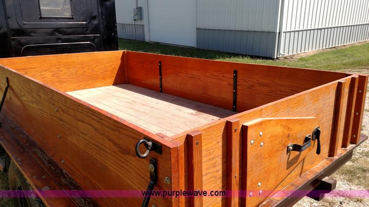 image for item D1688 1919 Ford Model T pickup truck