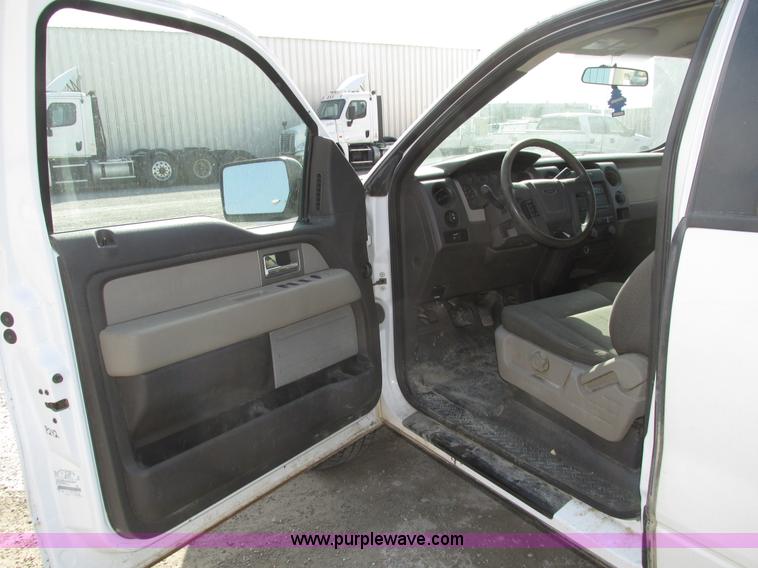 image for item H1147 2010 Ford F150 XL SuperCab pickup truck