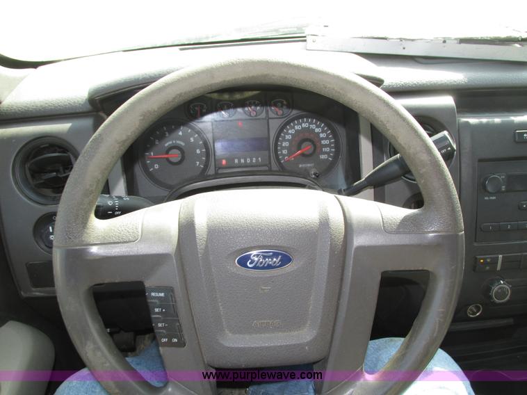 image for item H1147 2010 Ford F150 XL SuperCab pickup truck