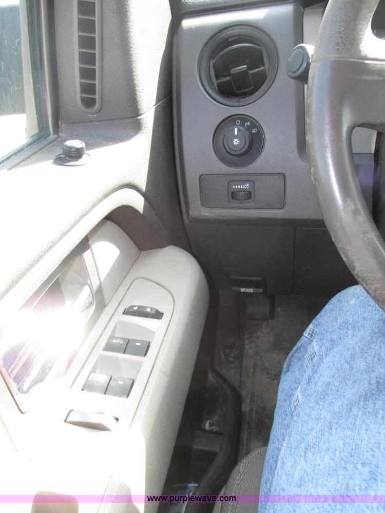 image for item H1147 2010 Ford F150 XL SuperCab pickup truck