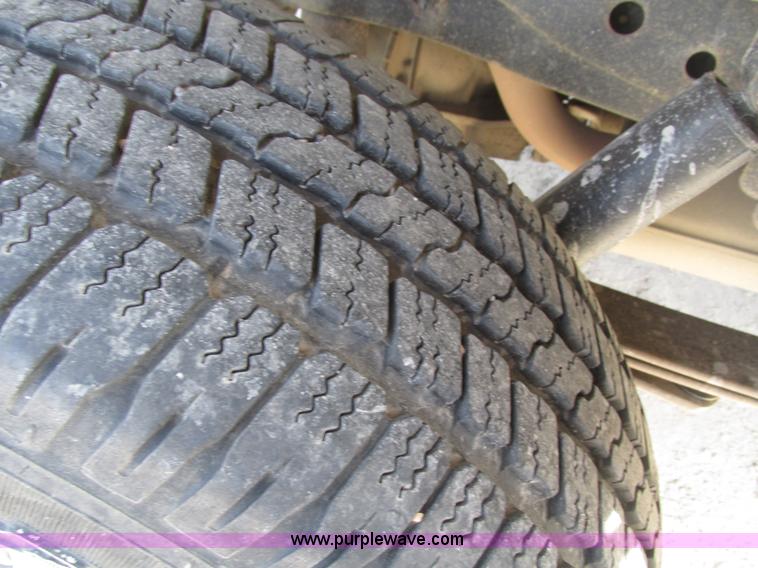 image for item H1147 2010 Ford F150 XL SuperCab pickup truck